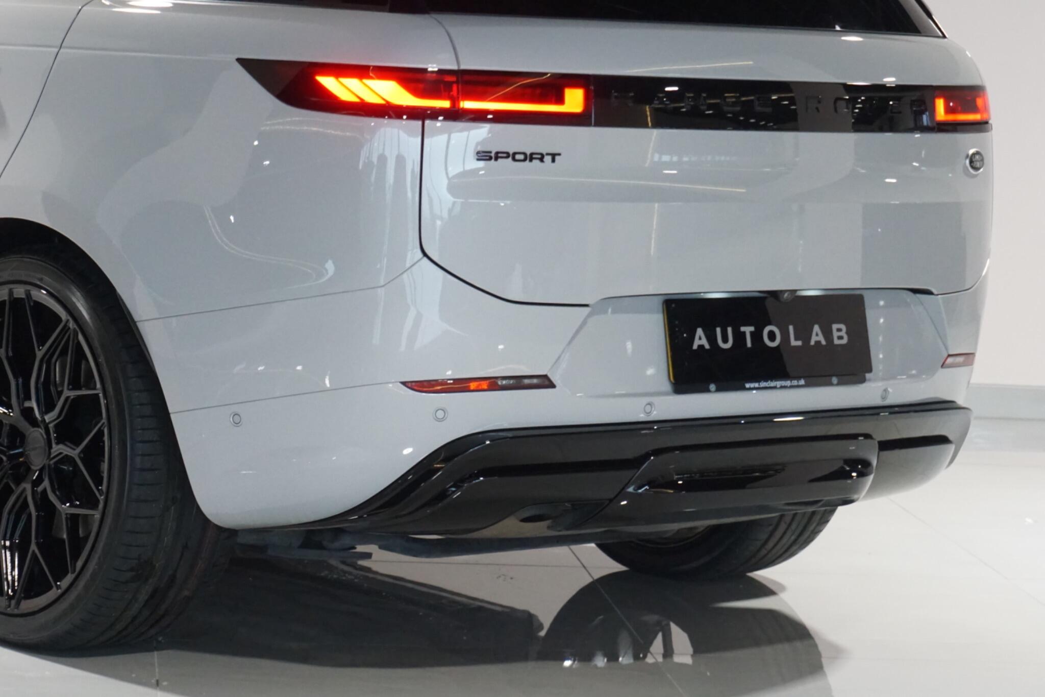 Land Rover Range Rover Sport 3.0 D300 MHEV Dynamic SE SUV 5dr Diesel Auto 4WD Euro 6 (s/s) (300 ps)